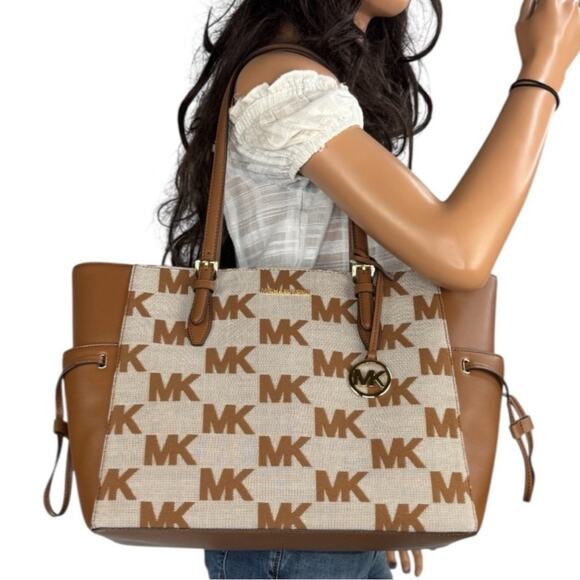 Michael Kors Gilly Large Logo Drawstring Travel Tote Bag - Picture 2 of 16